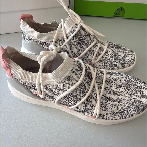 Brand New Adidas Cloudfoam Knit Sneakers - 10 - Picture 1 of 1